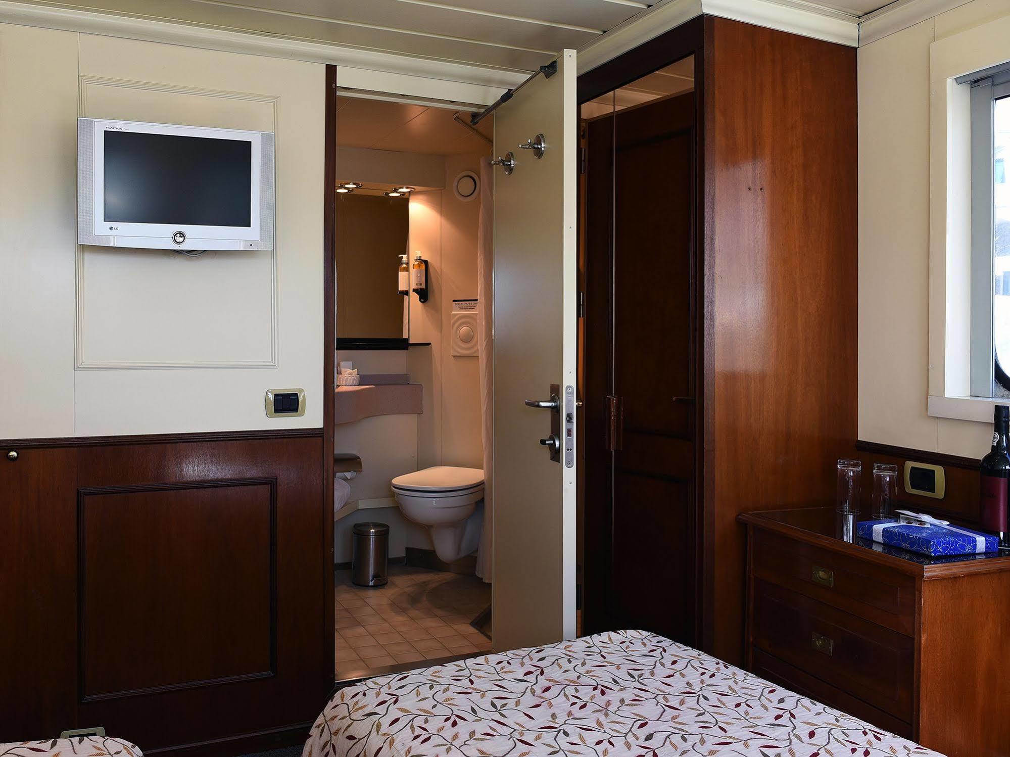 Invicta Ribeira Boat Hotel Porto Exterior foto