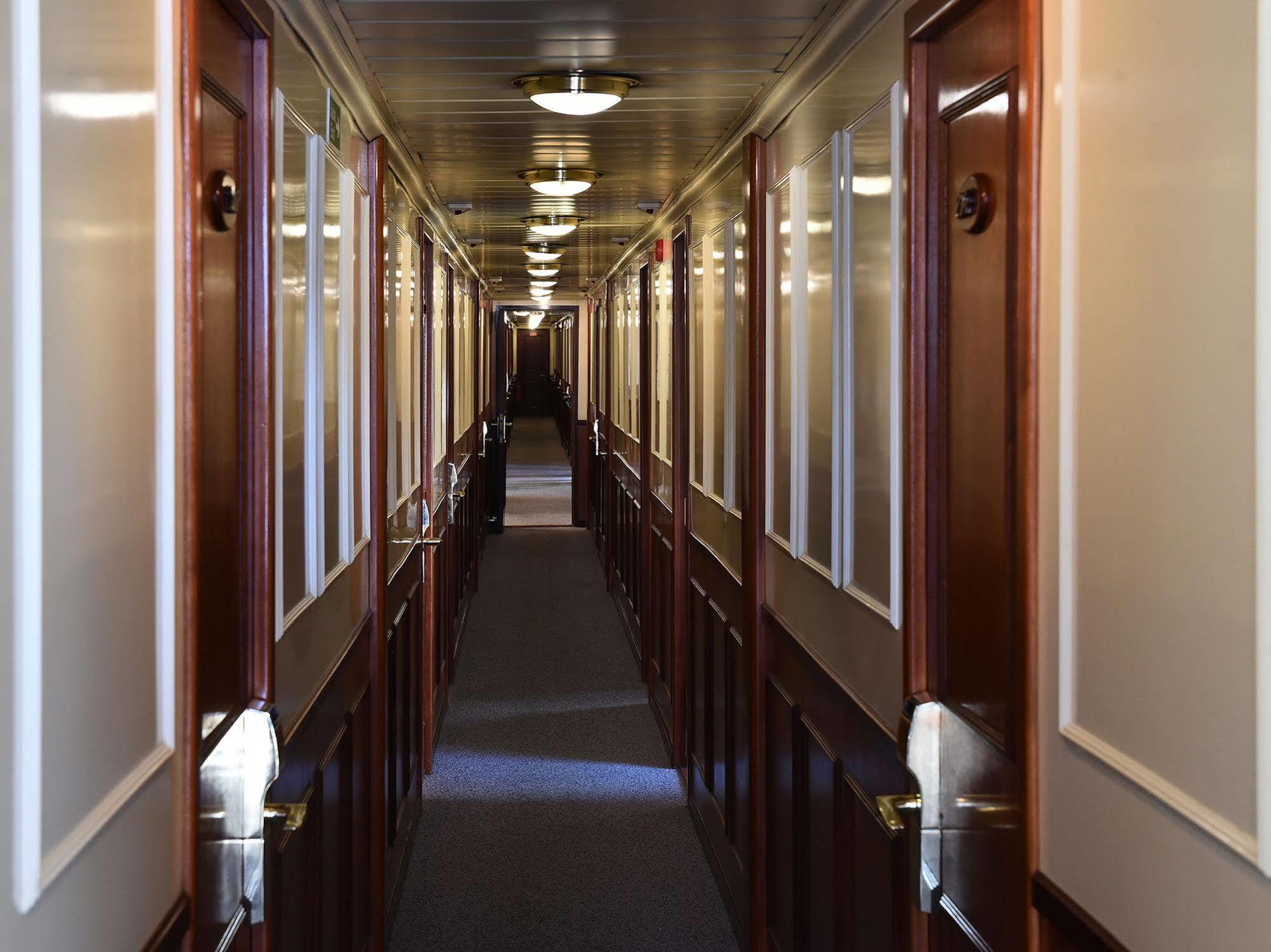 Invicta Ribeira Boat Hotel Porto Exterior foto